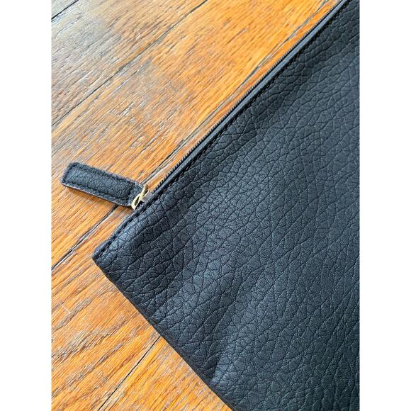FREE PEOPLE Large Black Faux Leather Textured Pouch - Picture 2 of 9